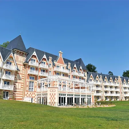 Relaxing Wellness Getaway In Bagnoles Lejlighed *